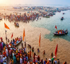Devotees performing Pind Daan and Tarpan rituals at Triveni Sangam in Prayagraj, the holy confluence of Ganga, Yamuna, and Saraswati