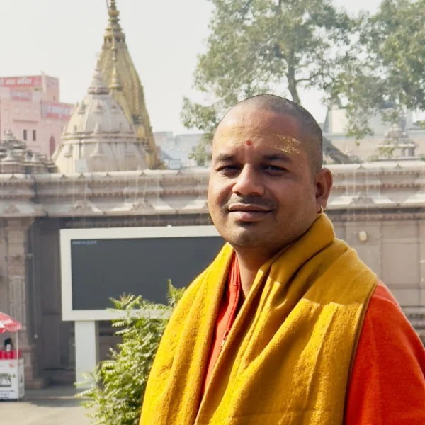 Pandit Srikant Wagh performing Tripindi and Tilanjali rituals in Kashi, Varanasi