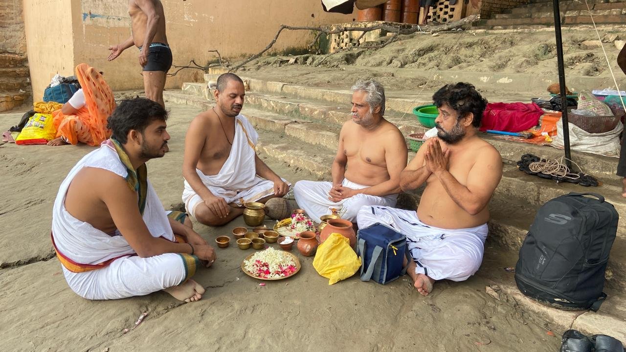 Pitru Tarpan ritual performed by pandit for ancestral blessings